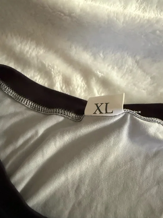 Art The Clown Terrifier Sunglasses Boutique Shirt XL runs big see Measurements - Picture 4 of 5